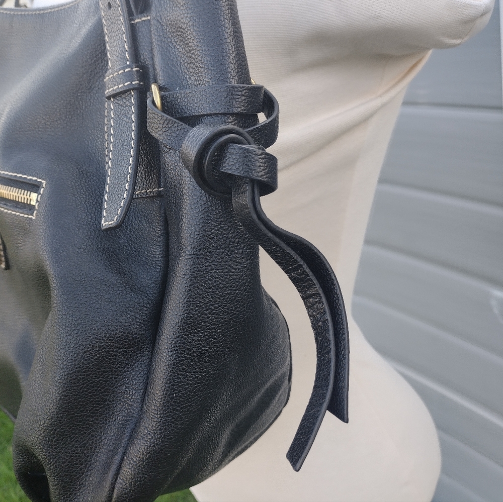 Dooney & Bourke Large Black Leather Hand Bag - Picture 4 of 15